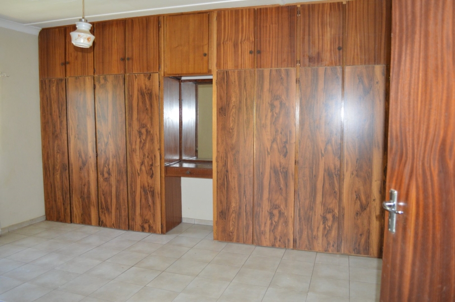 4 Bedroom Property for Sale in Roosheuwel North West